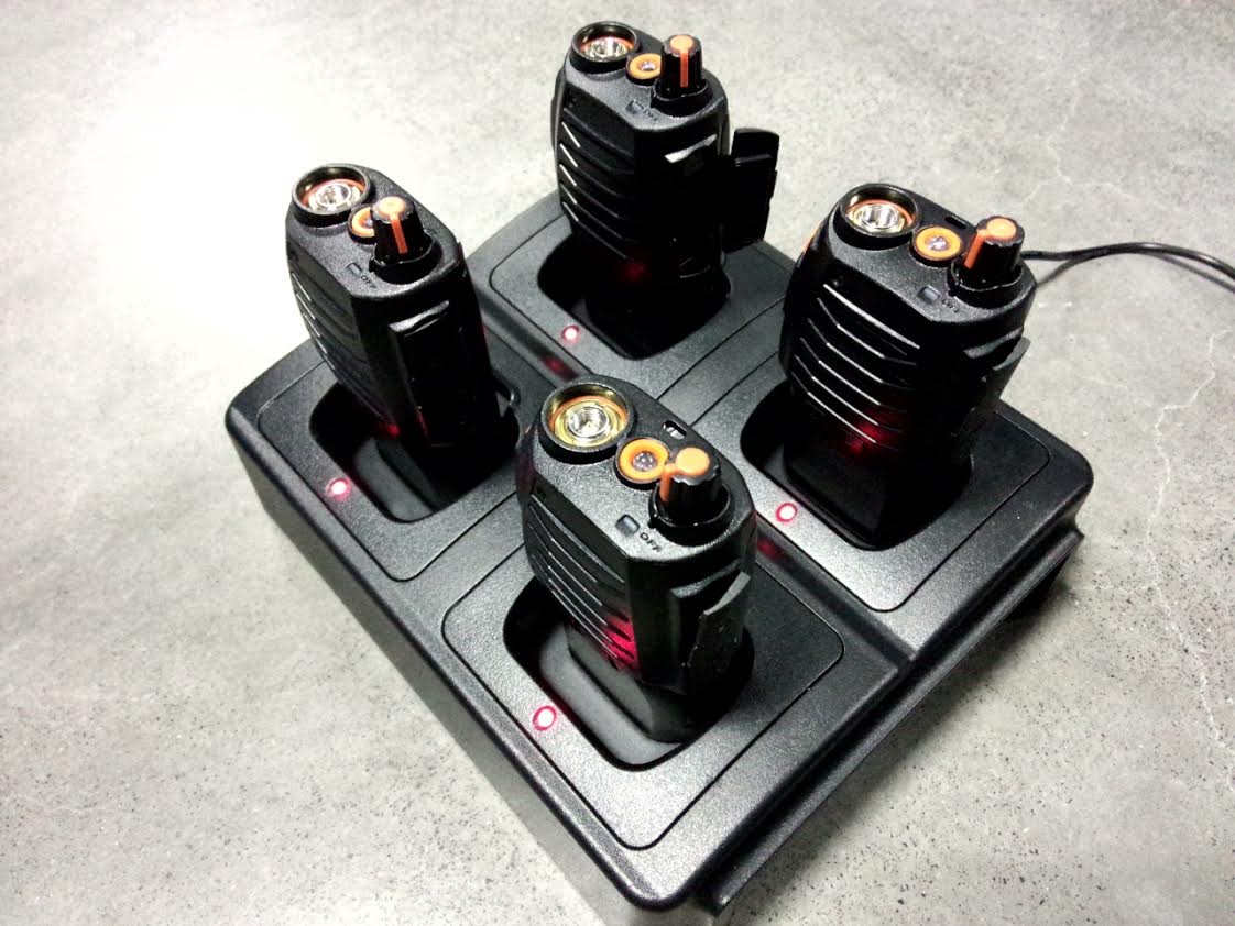 無線電對講機AT-929 四連充座
